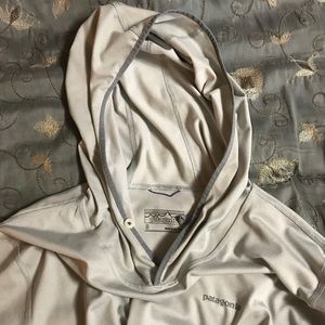 Patagonia light pullover
